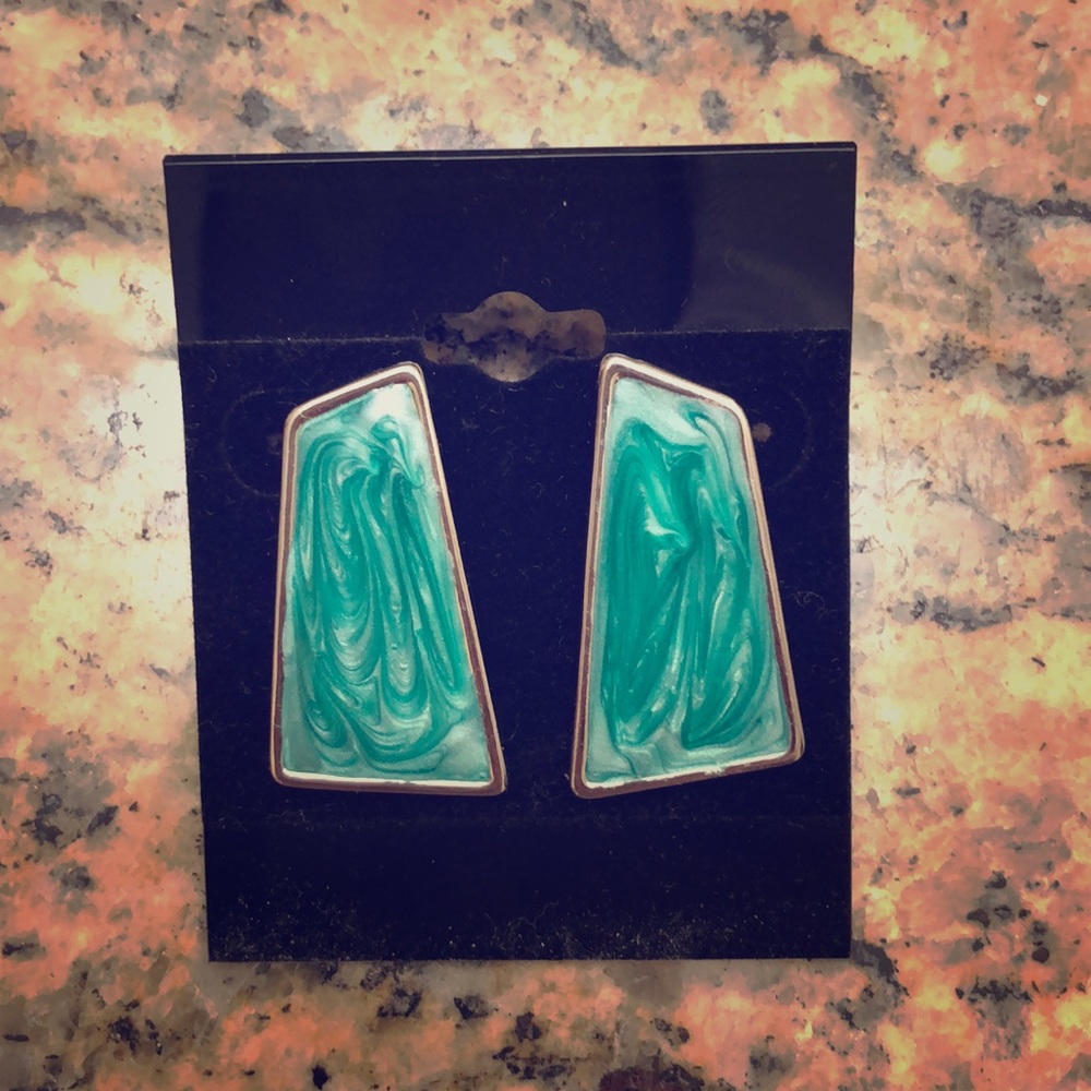 NWOT Teal Earrings
